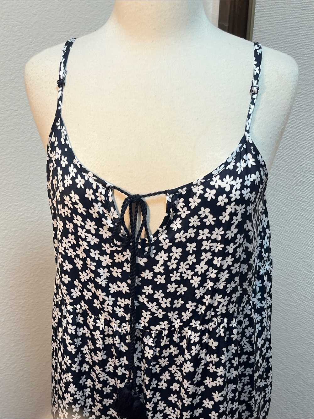 Lularoe Navy White Floral Maxi Dress Tassel Tie Sleeveless NWOT Size [Size L] - Picture 3 of 10